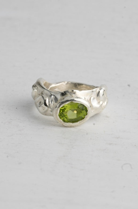 Thalassa Ring - Peridot