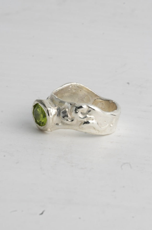 Thalassa Ring - Peridot