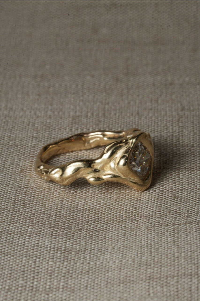 Diamond Amphitrite Ring