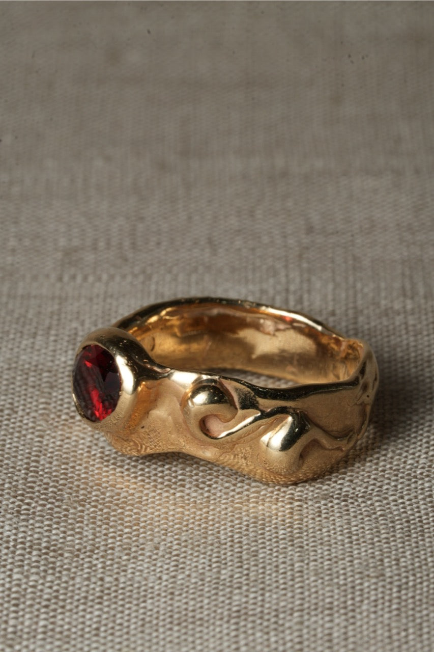 Thalassa Ring - 9k Yellow Gold & Garnet