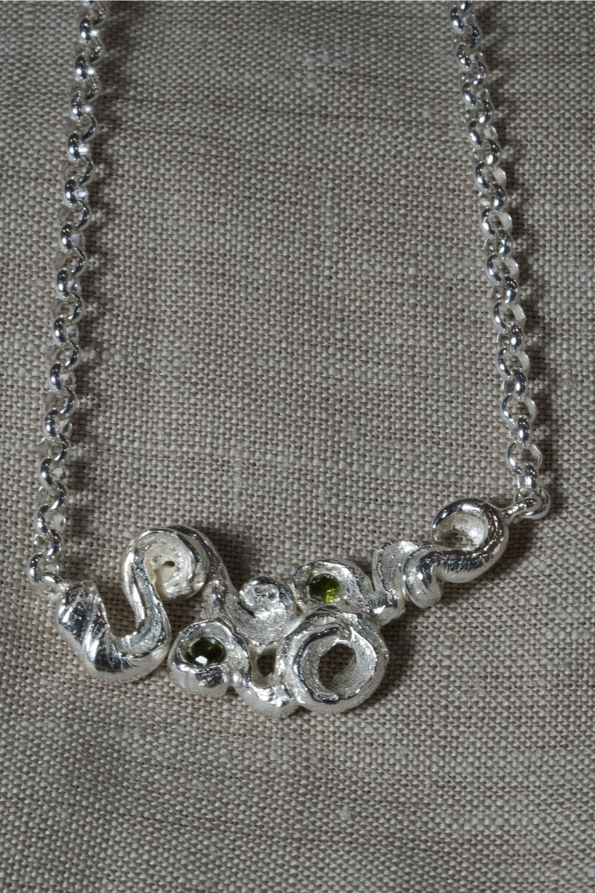 Swirl Necklace 01