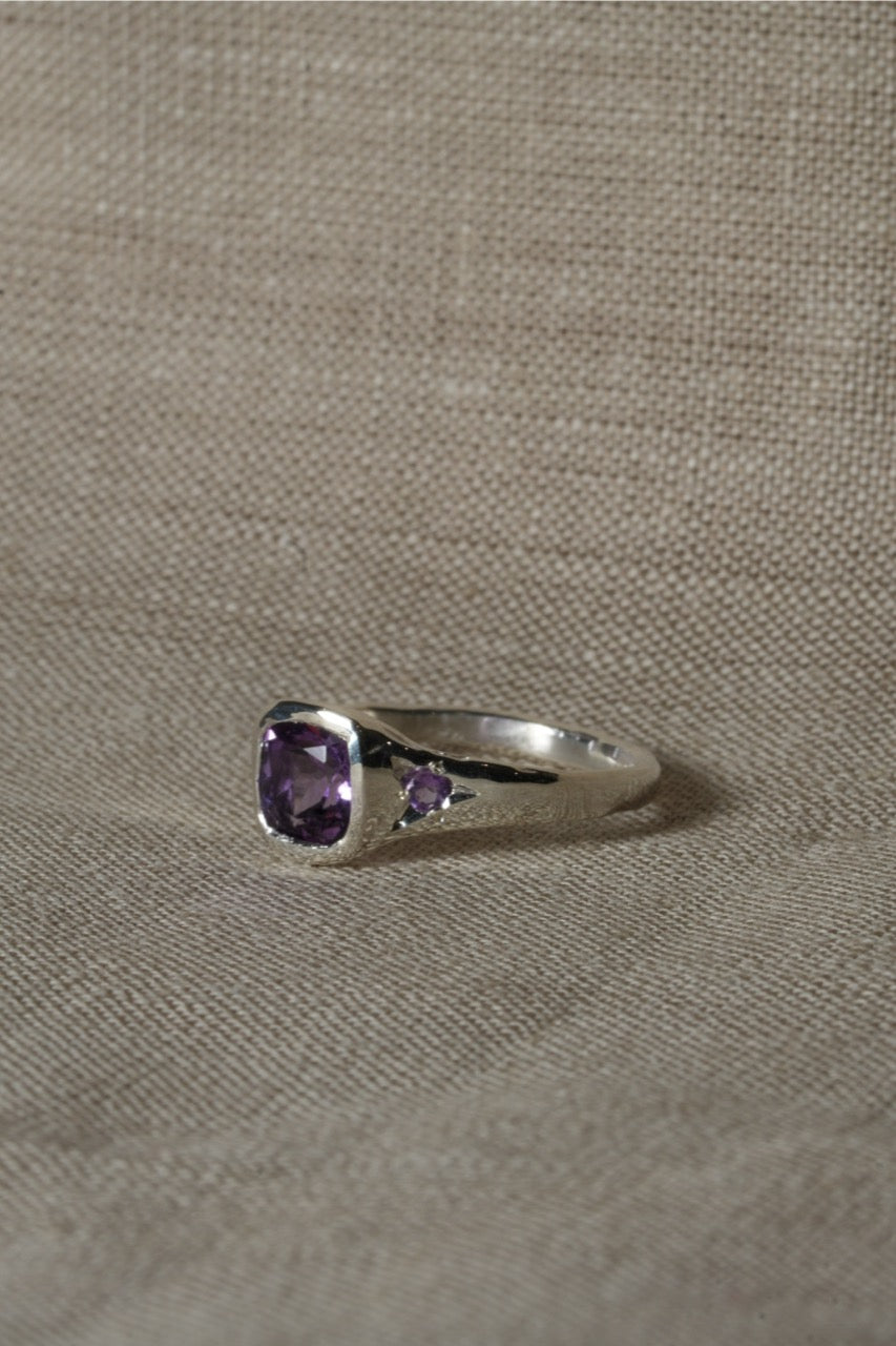 Amethyst Star Ring