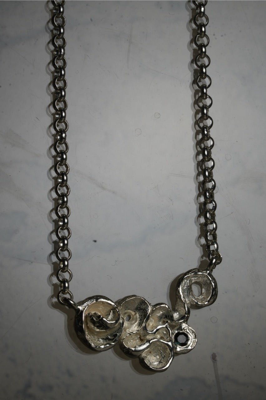 Swirl Necklace 02