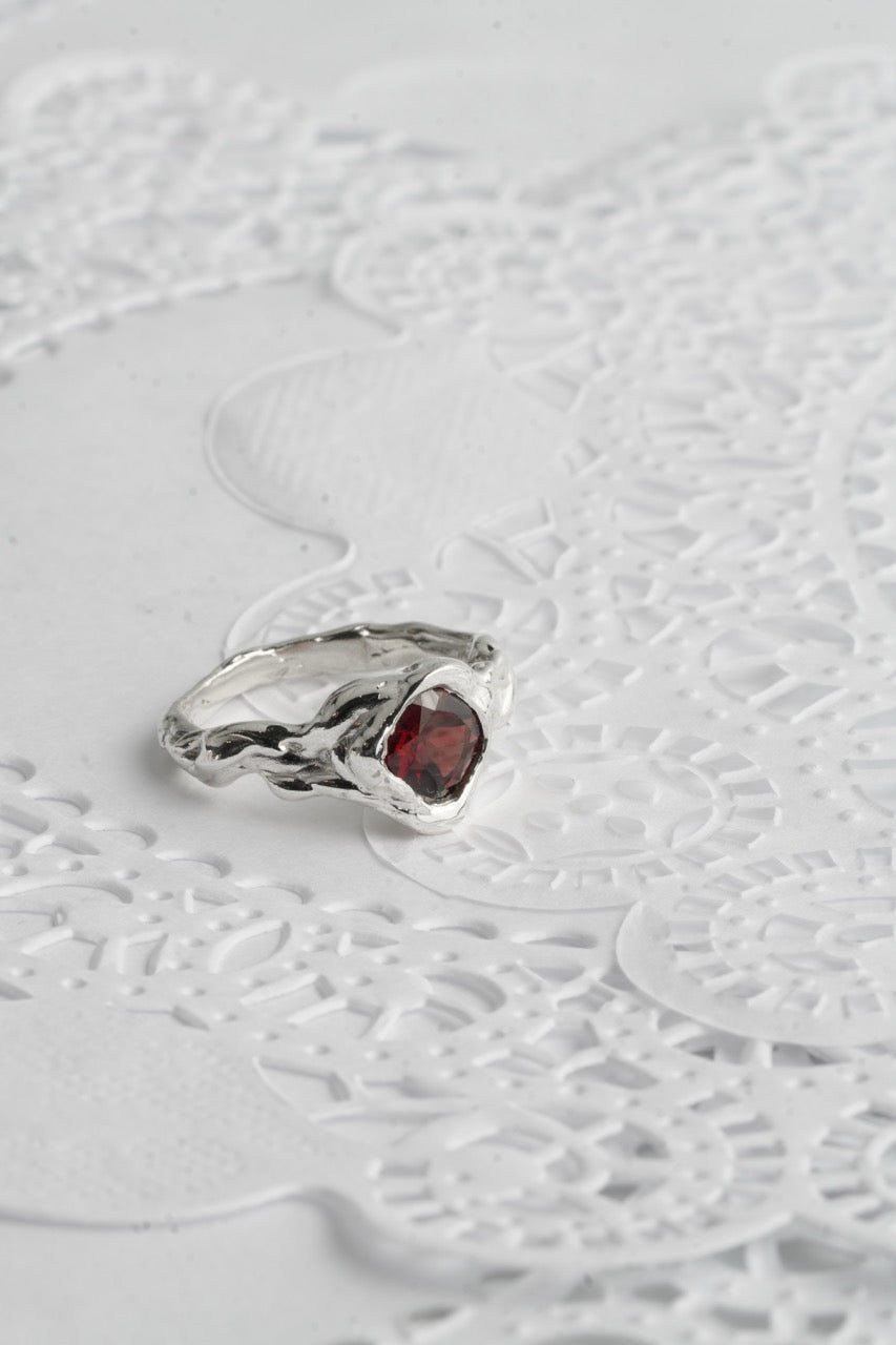 Amphitrite Ring - Garnet