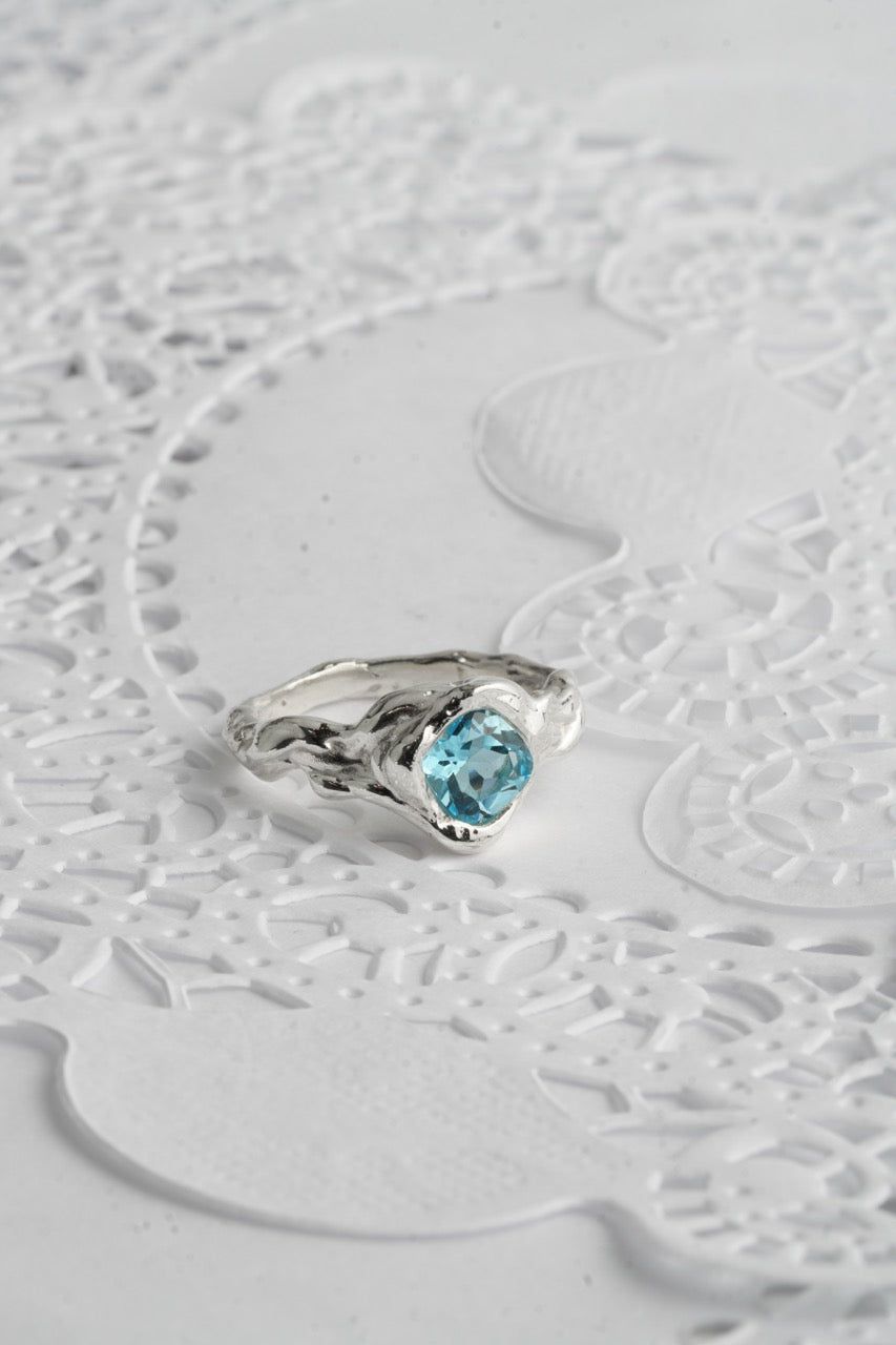 Amphitrite Ring -Topaz